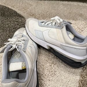 Nike Men's White and Gray Sneakers